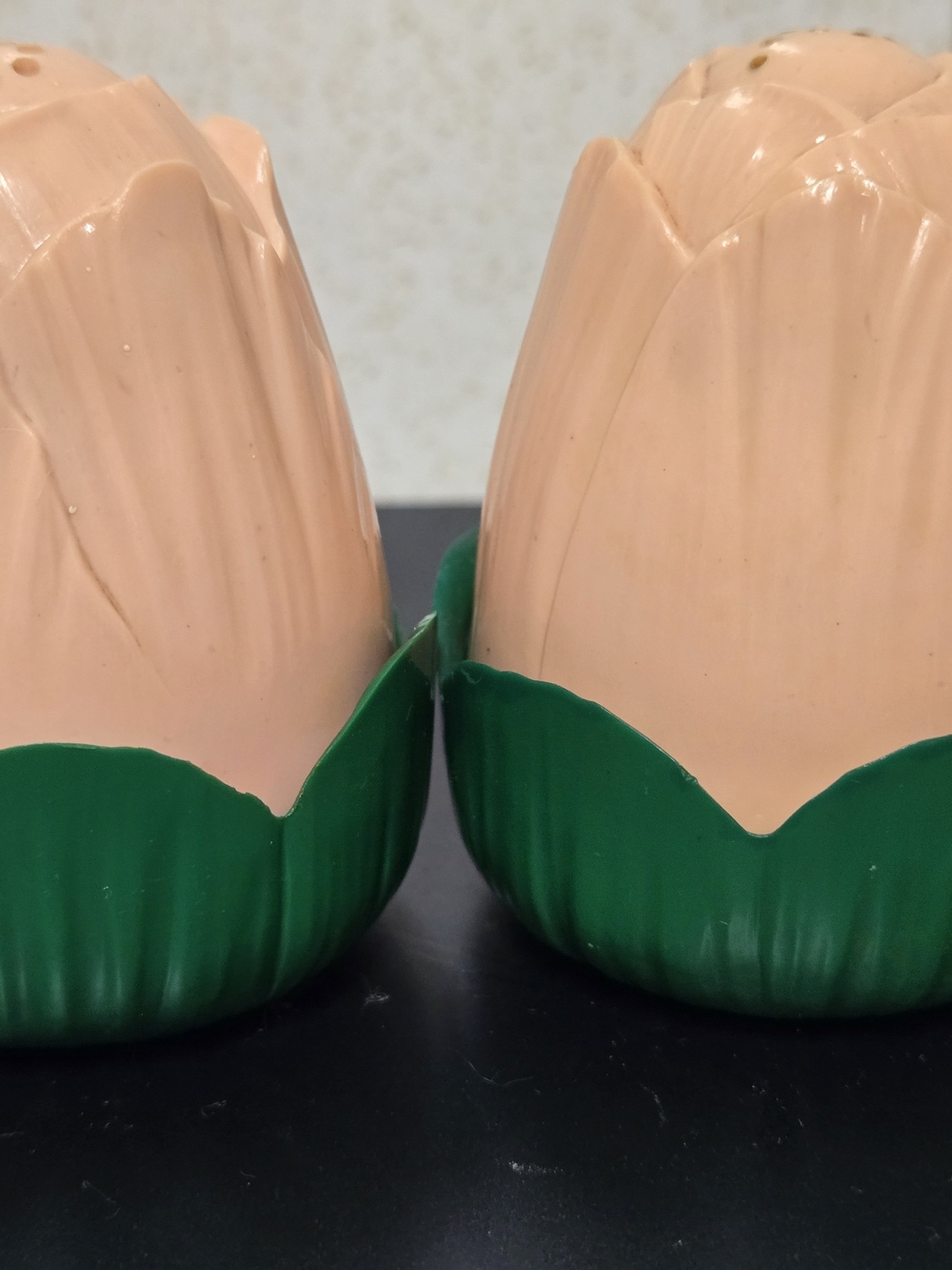 Vintage 1950s Jaydon plastic rosebud salt and pepper shakers
